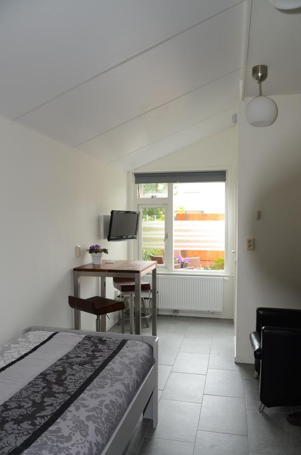 Eindhoven 2 Sleep Bed & Breakfast Bagian luar foto